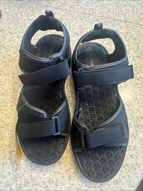Kids Black Adjustable Hook-and-Loop Sport Sandals
